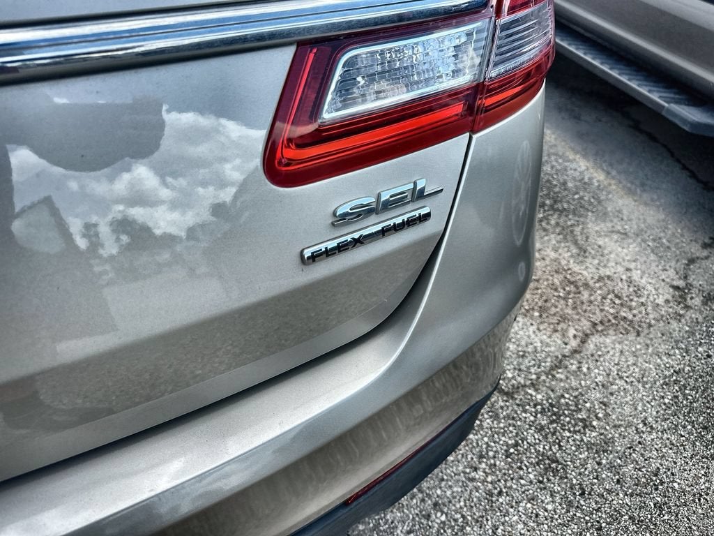 2017 Ford Taurus SEL