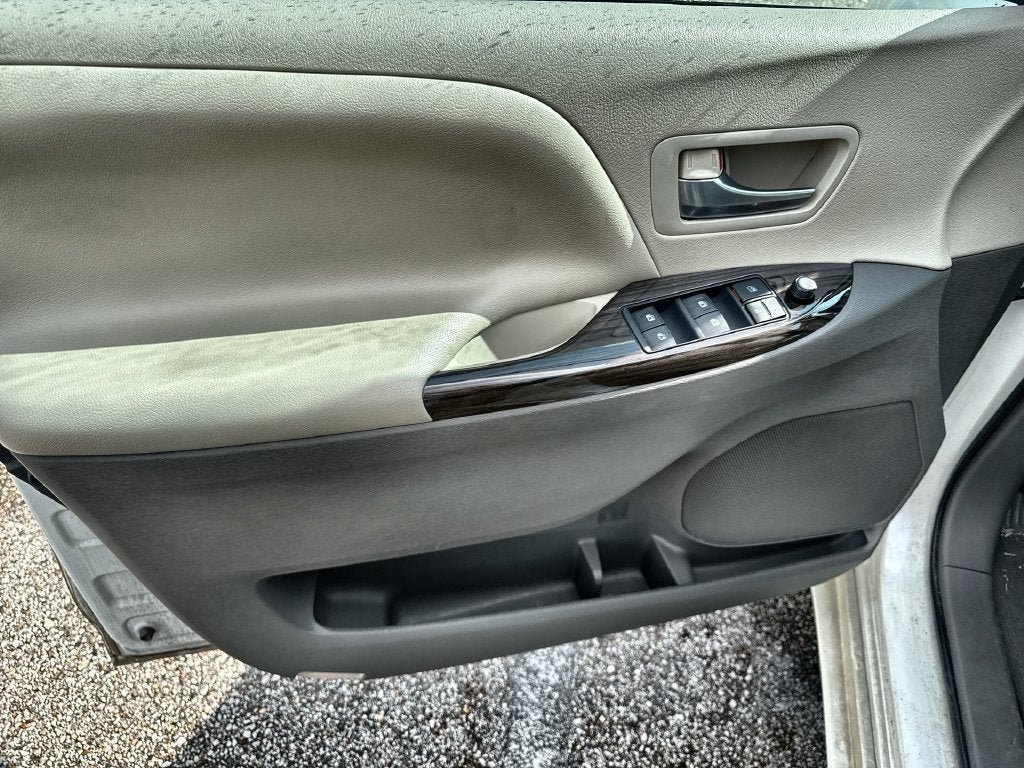 2015 Toyota Sienna XLE