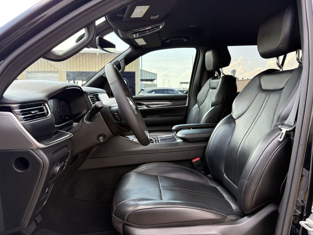 2024 Jeep Wagoneer Base