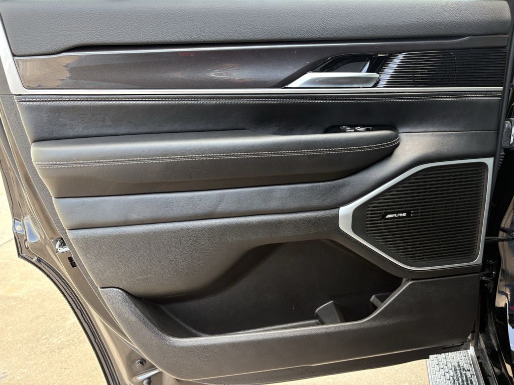 2024 Jeep Wagoneer Base