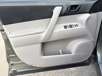 2010 Toyota Highlander Base