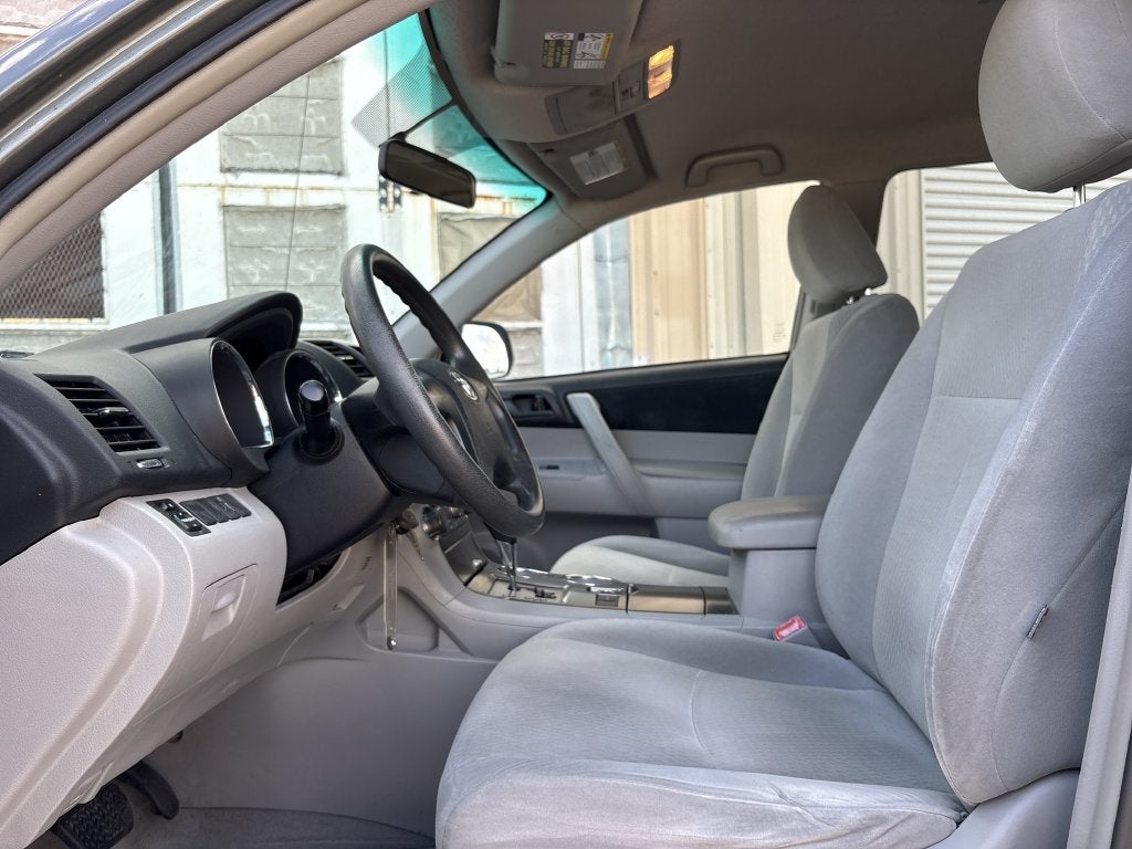 2010 Toyota Highlander Base