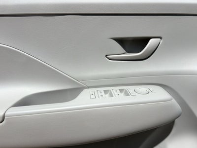 2025 Hyundai KONA SE