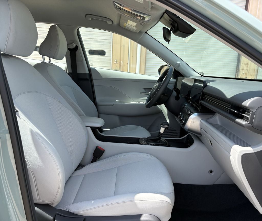 2025 Hyundai KONA SE