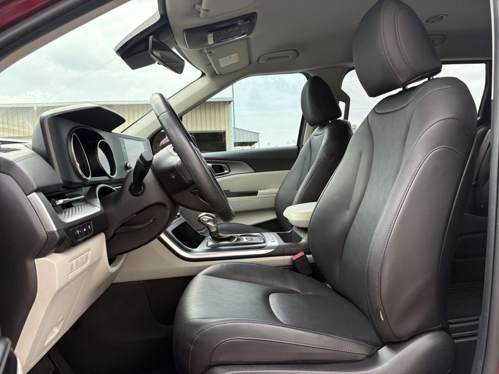 2024 Kia Carnival LX