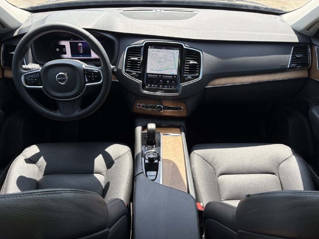 2024 Volvo XC90 B5 Plus