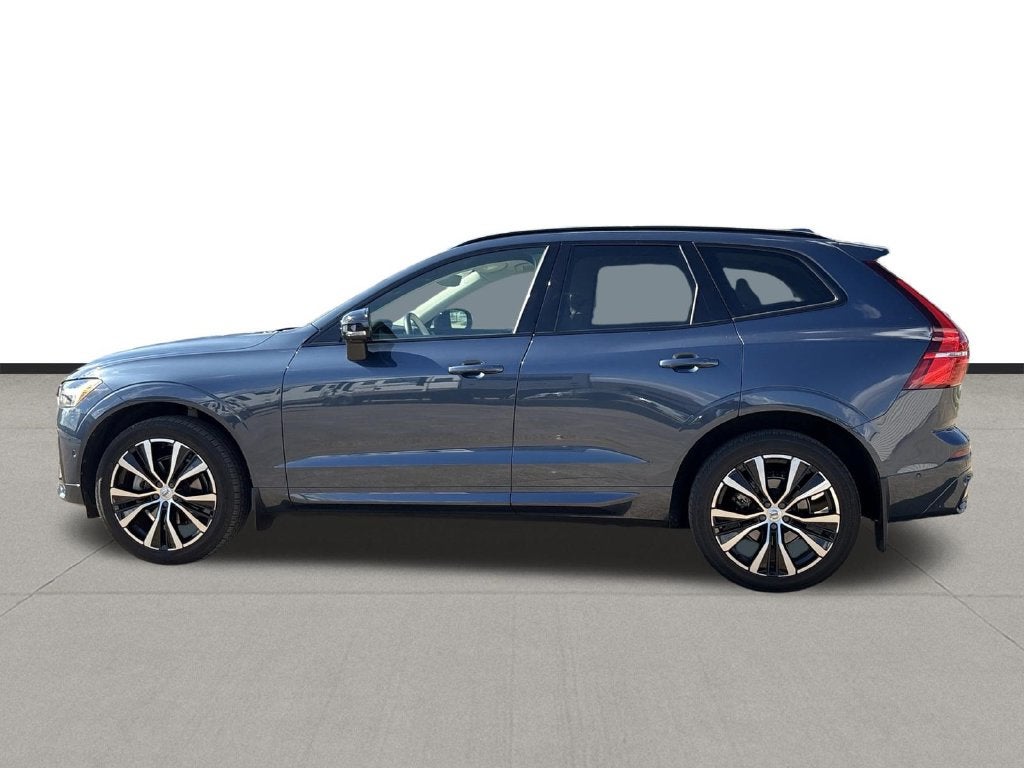 2024 Volvo XC60 B5 Plus Dark Theme