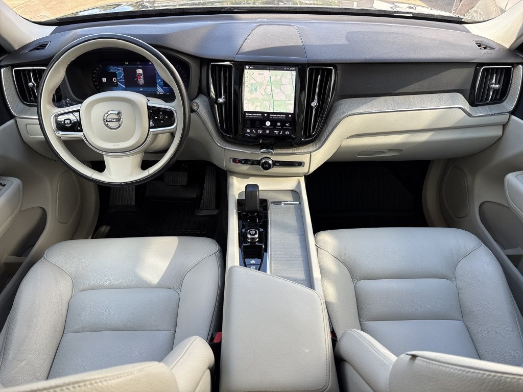 2024 Volvo XC60 B5 Plus Dark Theme