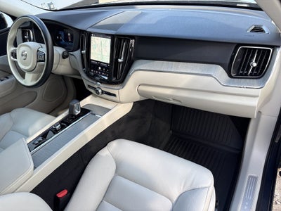 2024 Volvo XC60 B5 Plus Dark Theme