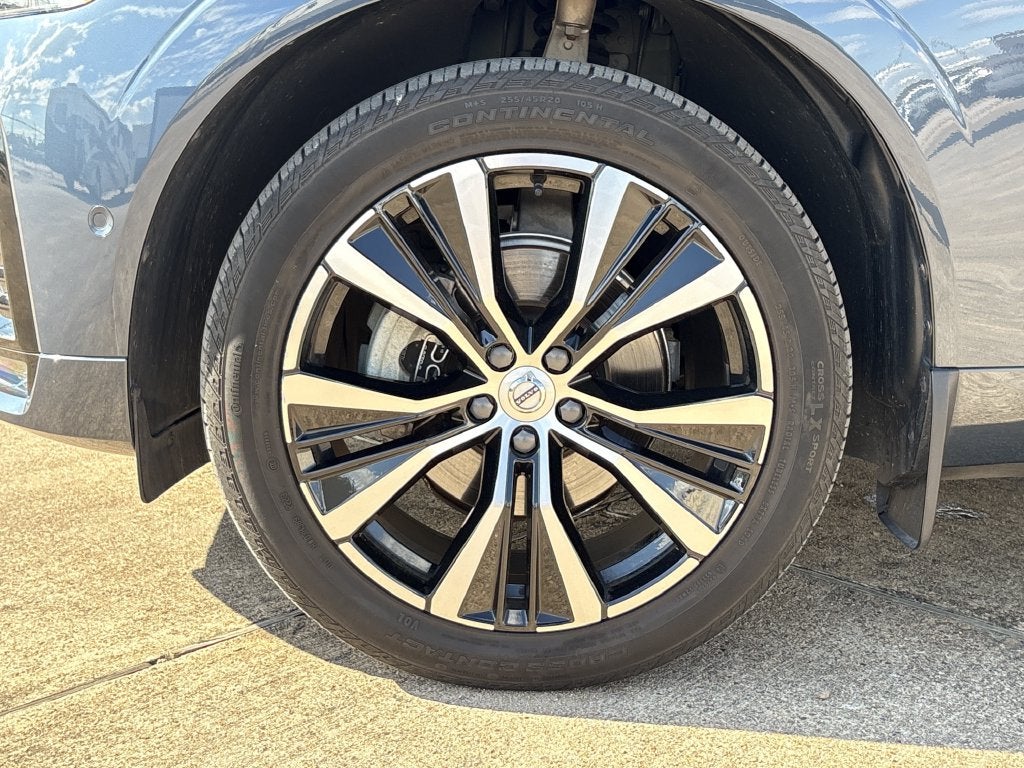 2024 Volvo XC60 B5 Plus Dark Theme