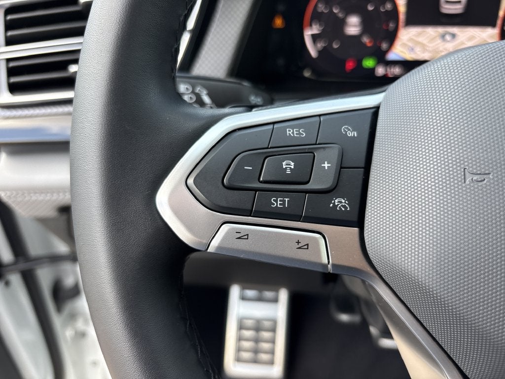 2024 Volkswagen Atlas 2.0T Peak Edition SEL