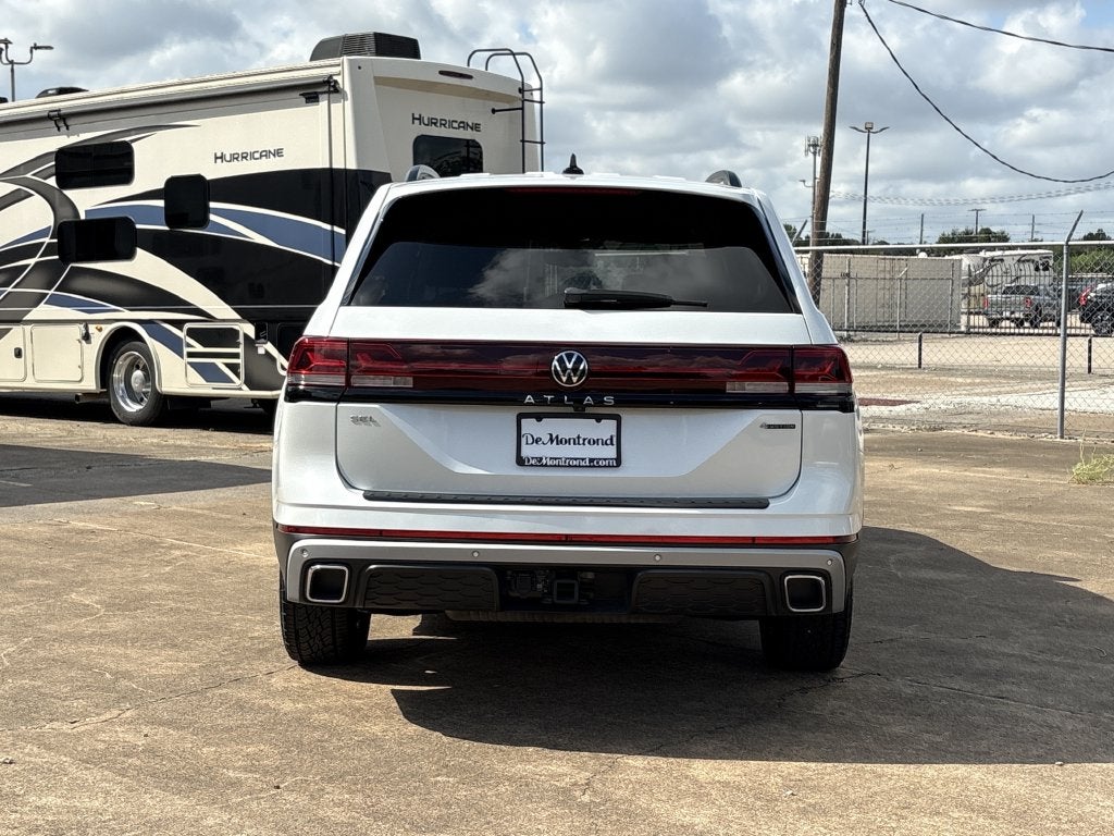 2024 Volkswagen Atlas 2.0T Peak Edition SEL