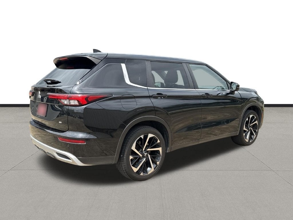 2022 Mitsubishi Outlander SE