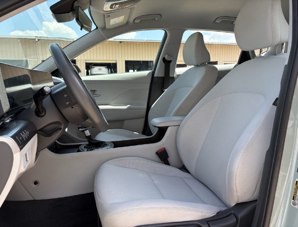 2025 Hyundai KONA SE