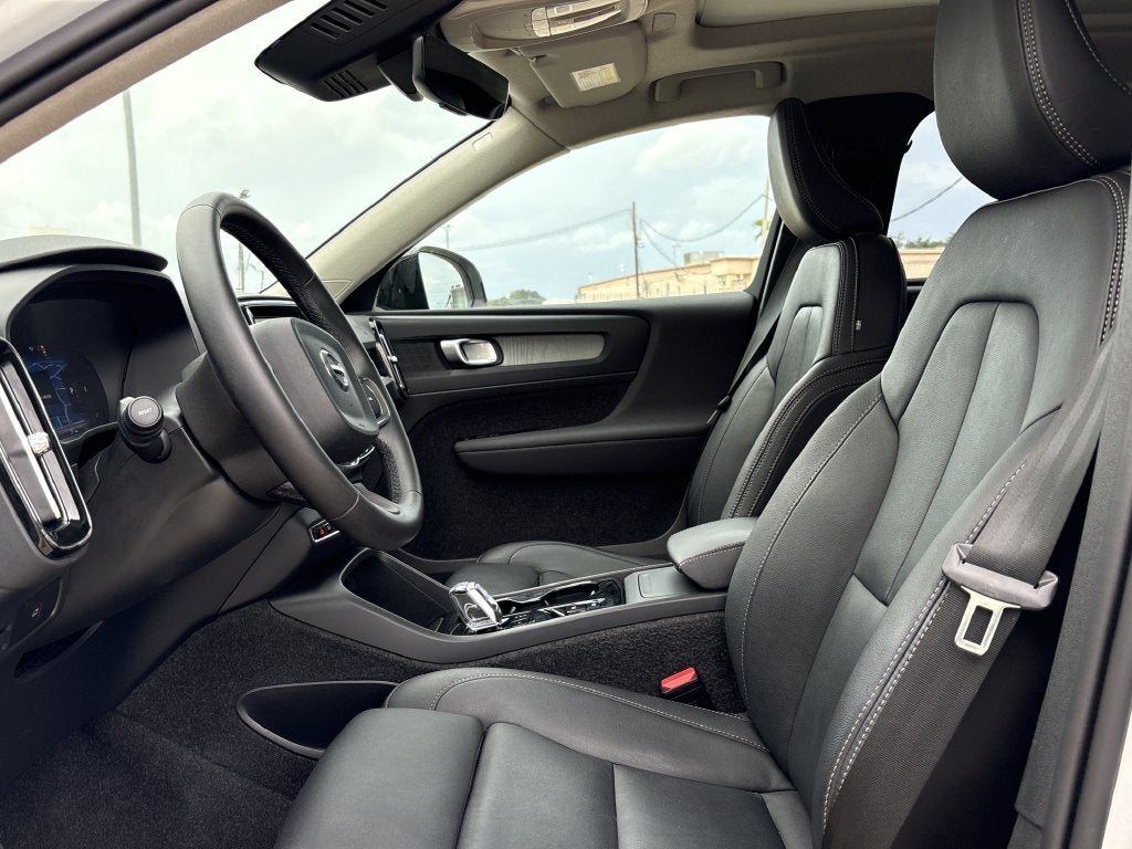 2026 Volvo XC40 B5 Plus