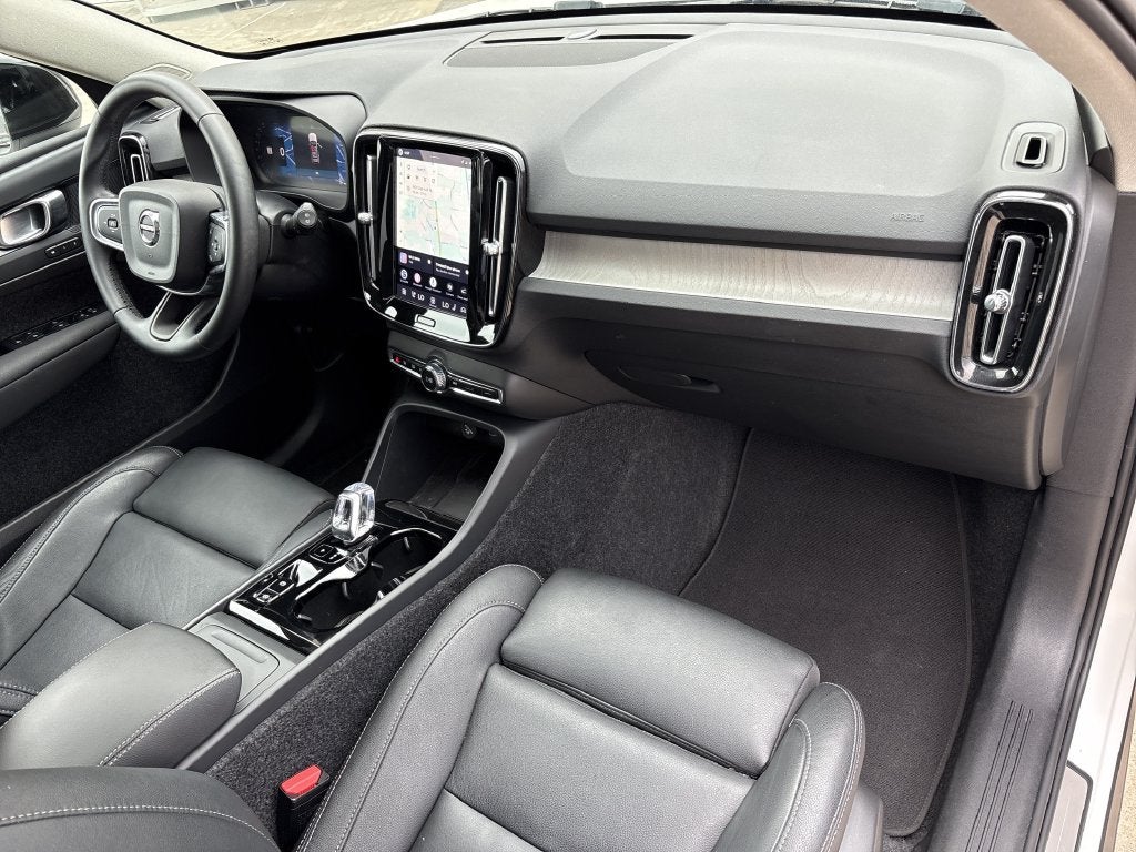 2026 Volvo XC40 B5 Plus