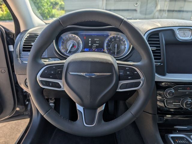 2023 Chrysler 300 Touring