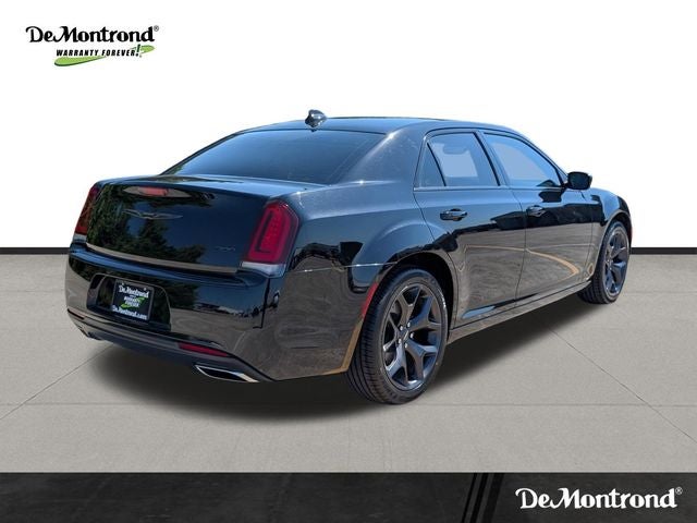 2023 Chrysler 300 Touring