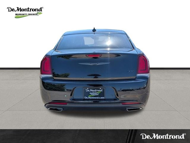 2023 Chrysler 300 Touring