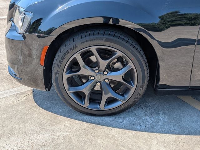 2023 Chrysler 300 Touring
