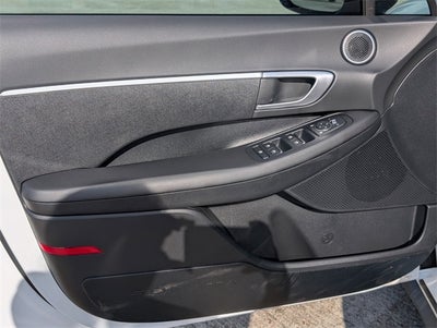 2025 Hyundai SONATA SE