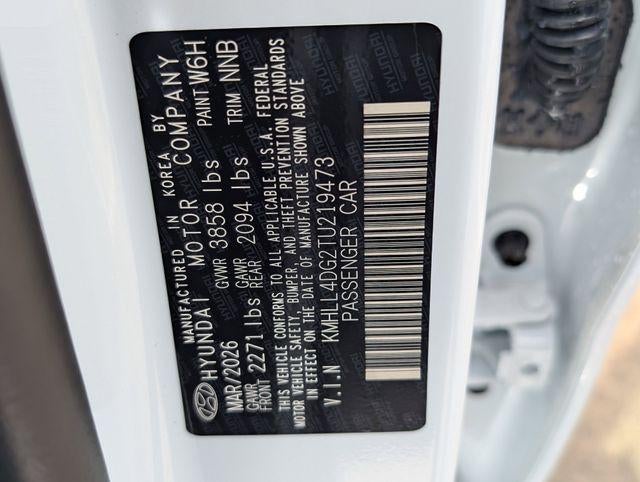 2026 Hyundai ELANTRA SE