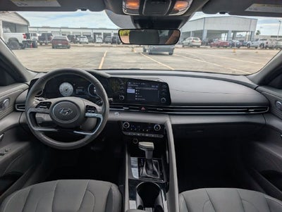2022 Hyundai ELANTRA SEL