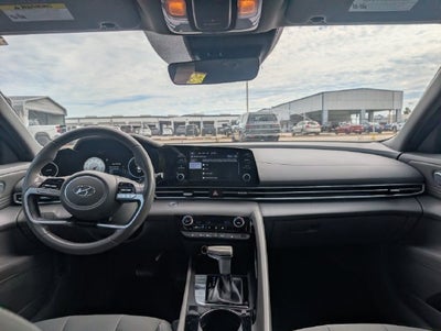 2022 Hyundai ELANTRA SEL