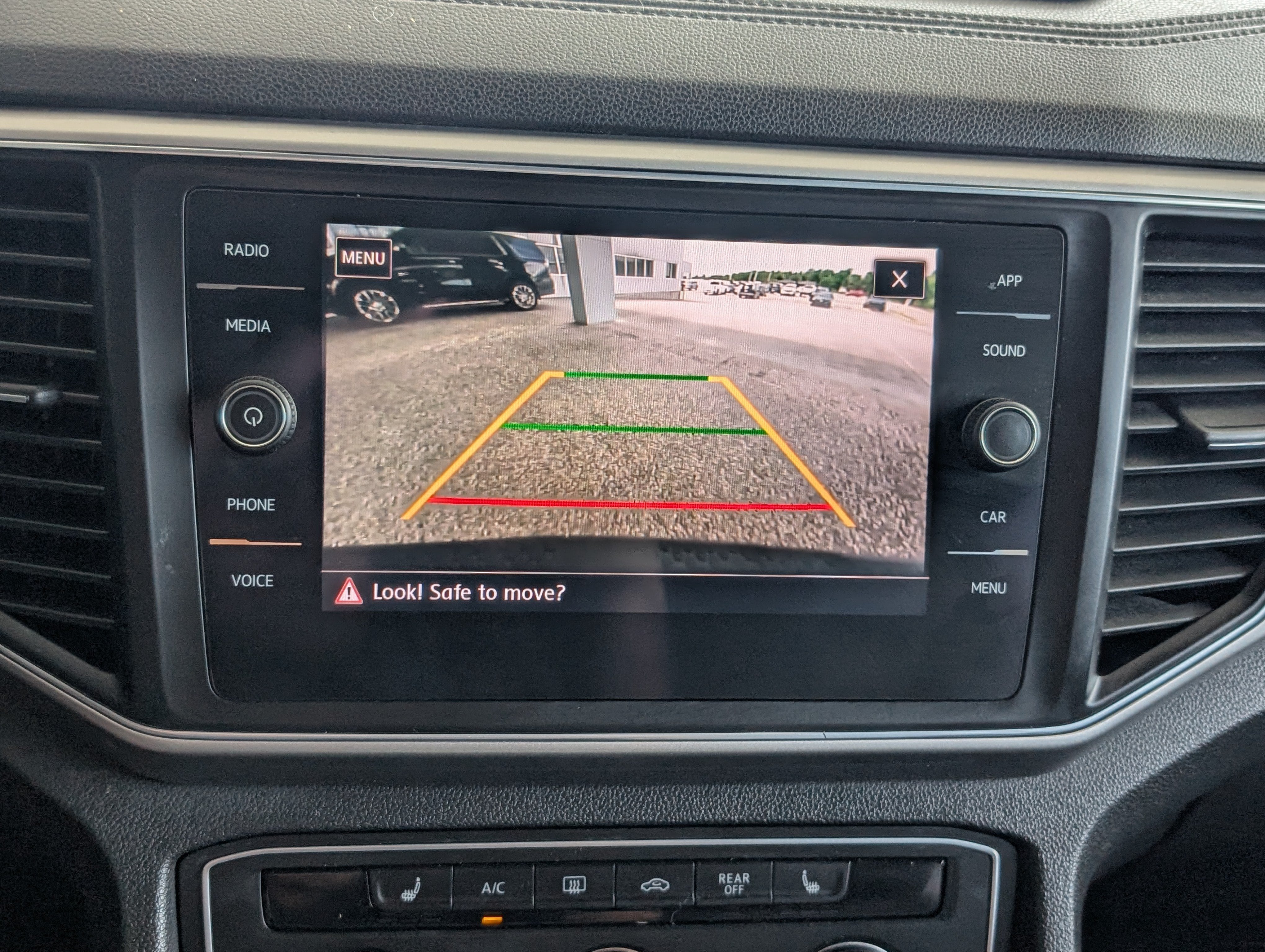 2018 Volkswagen Atlas 2.0T SE